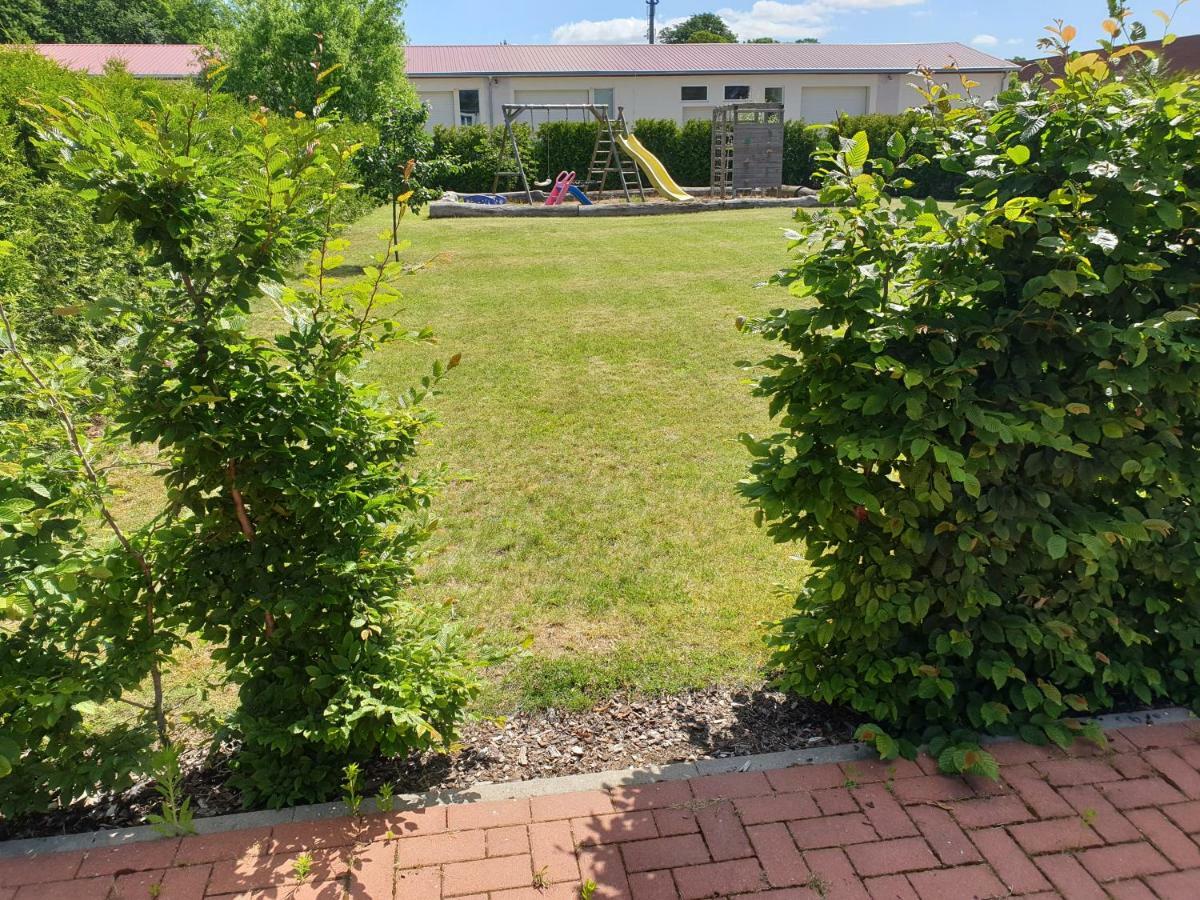 Ferienwohnung Ruegen In Samtens Bagian luar foto